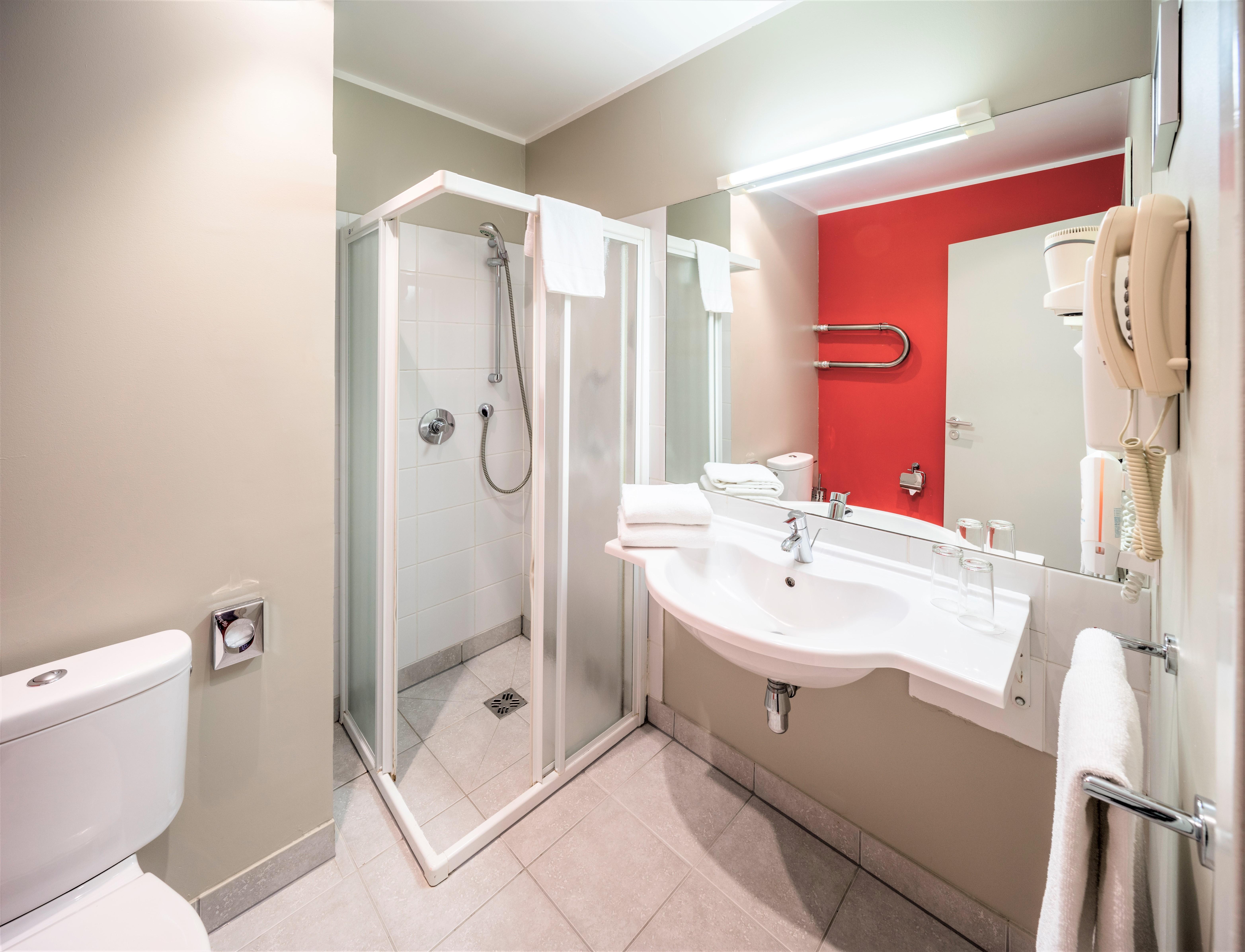Rija Vef With Free Parking 3* 里加