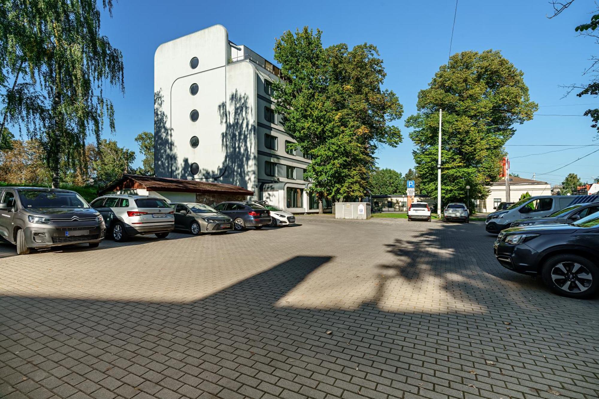 Rija Vef With Free Parking 酒店