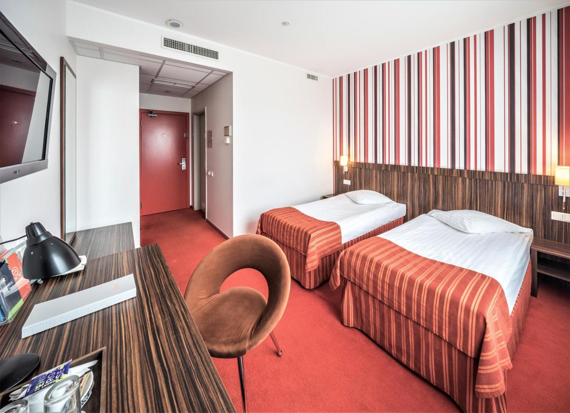 Rija Vef With Free Parking 酒店 3*