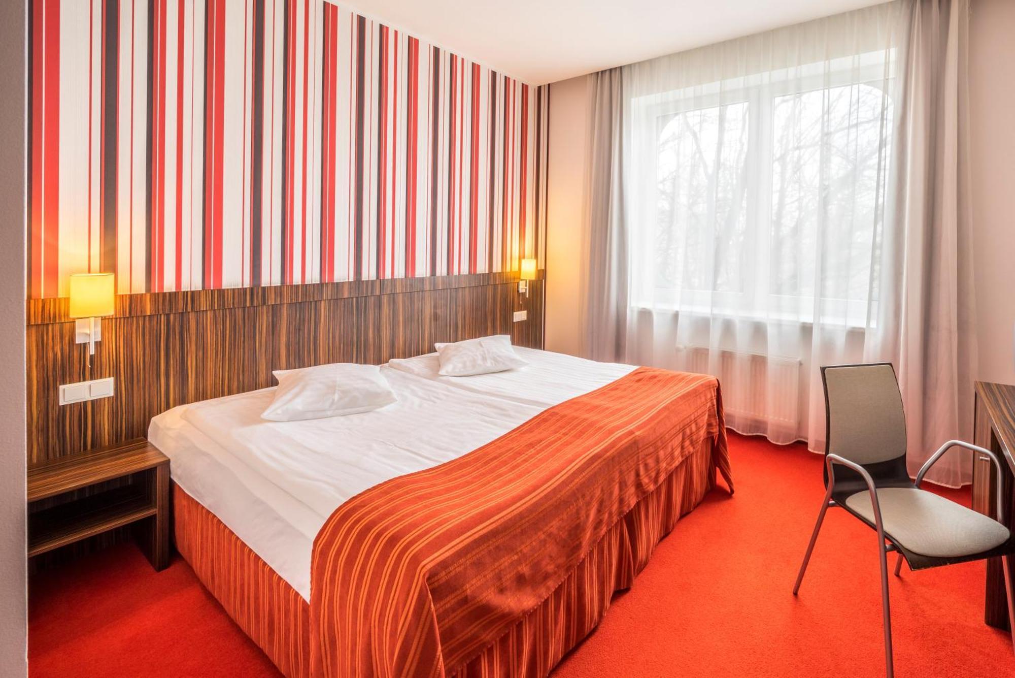 Rija Vef With Free Parking 酒店 3*