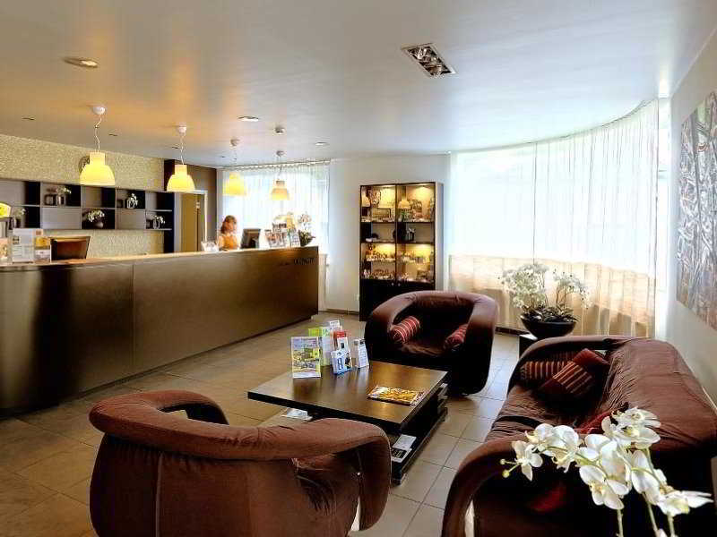 Rija Vef With Free Parking 酒店 3*