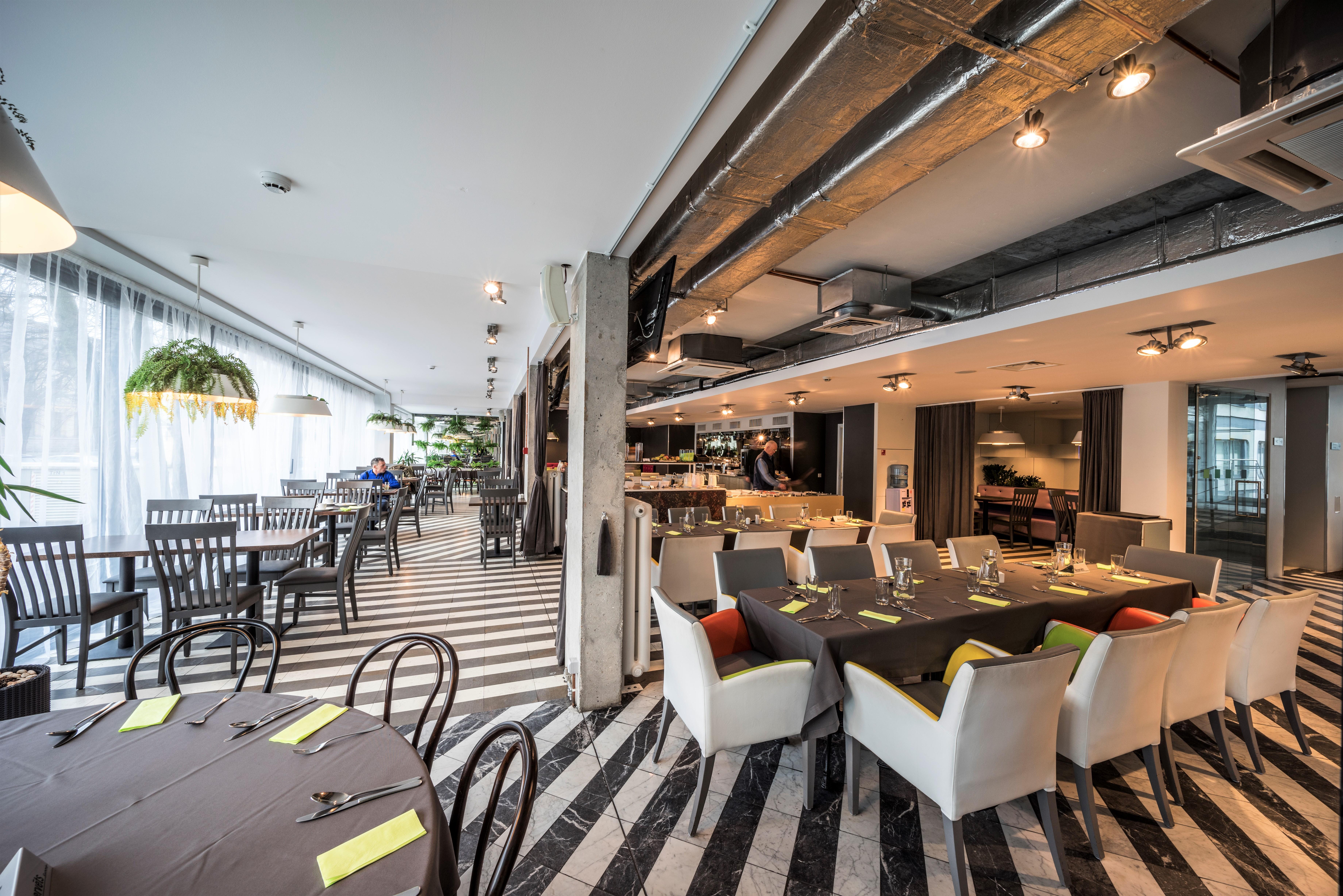 酒店 Rija Vef With Free Parking 里加